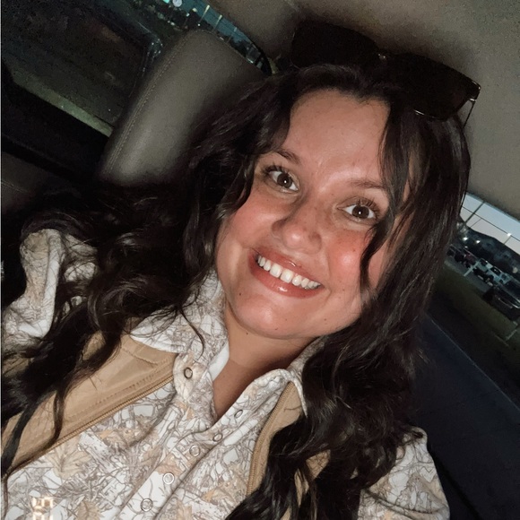 Meet your Posher, Cana - Picture 4 of 16